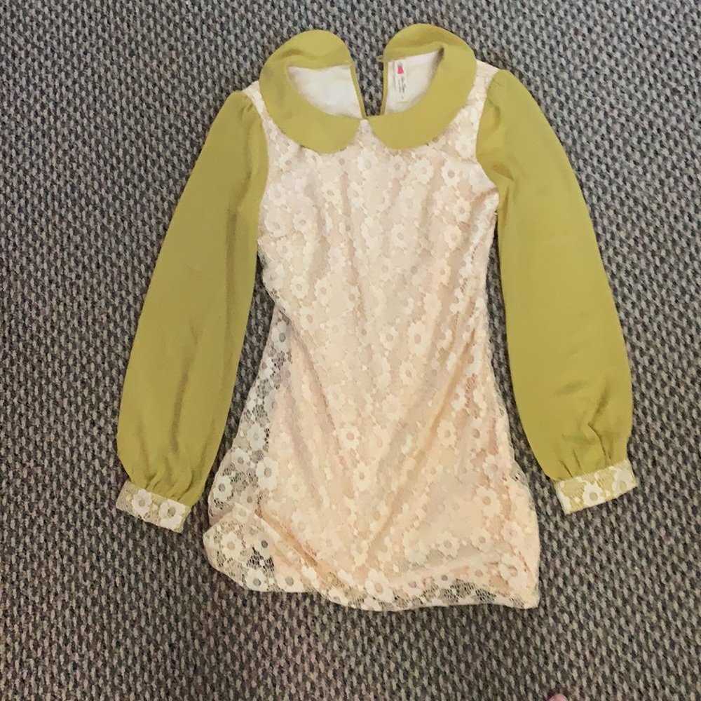 ModCloth Retro '60s Style Floral Lace Shift Dress